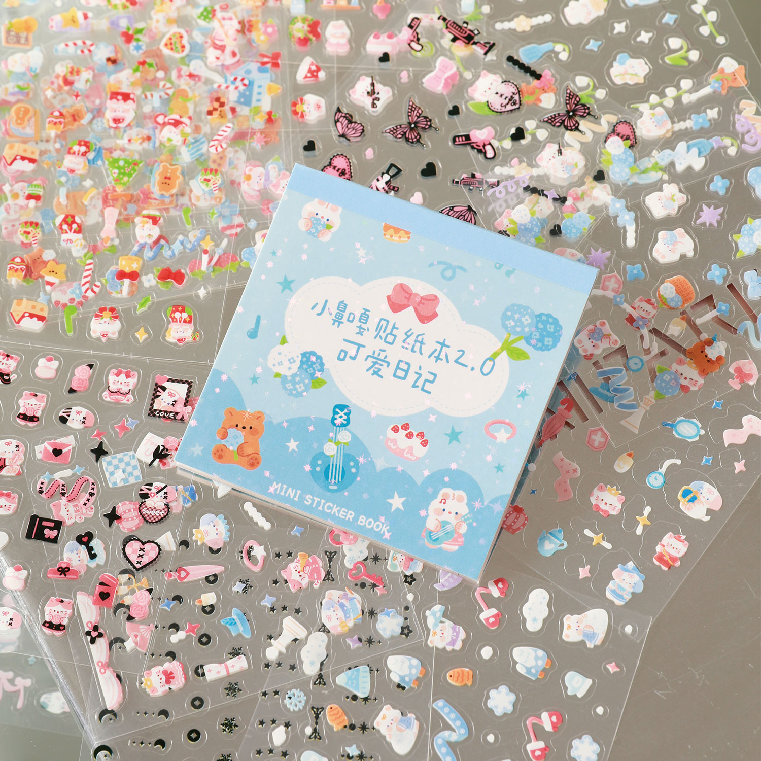 Mini Sticker Book with Die Cut - огляд і ціна Phone Cases Diy