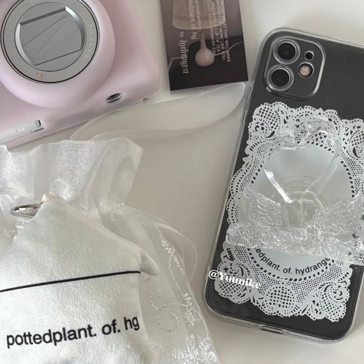English Lace Art Student Retro - огляд і ціна Phone Cases Art