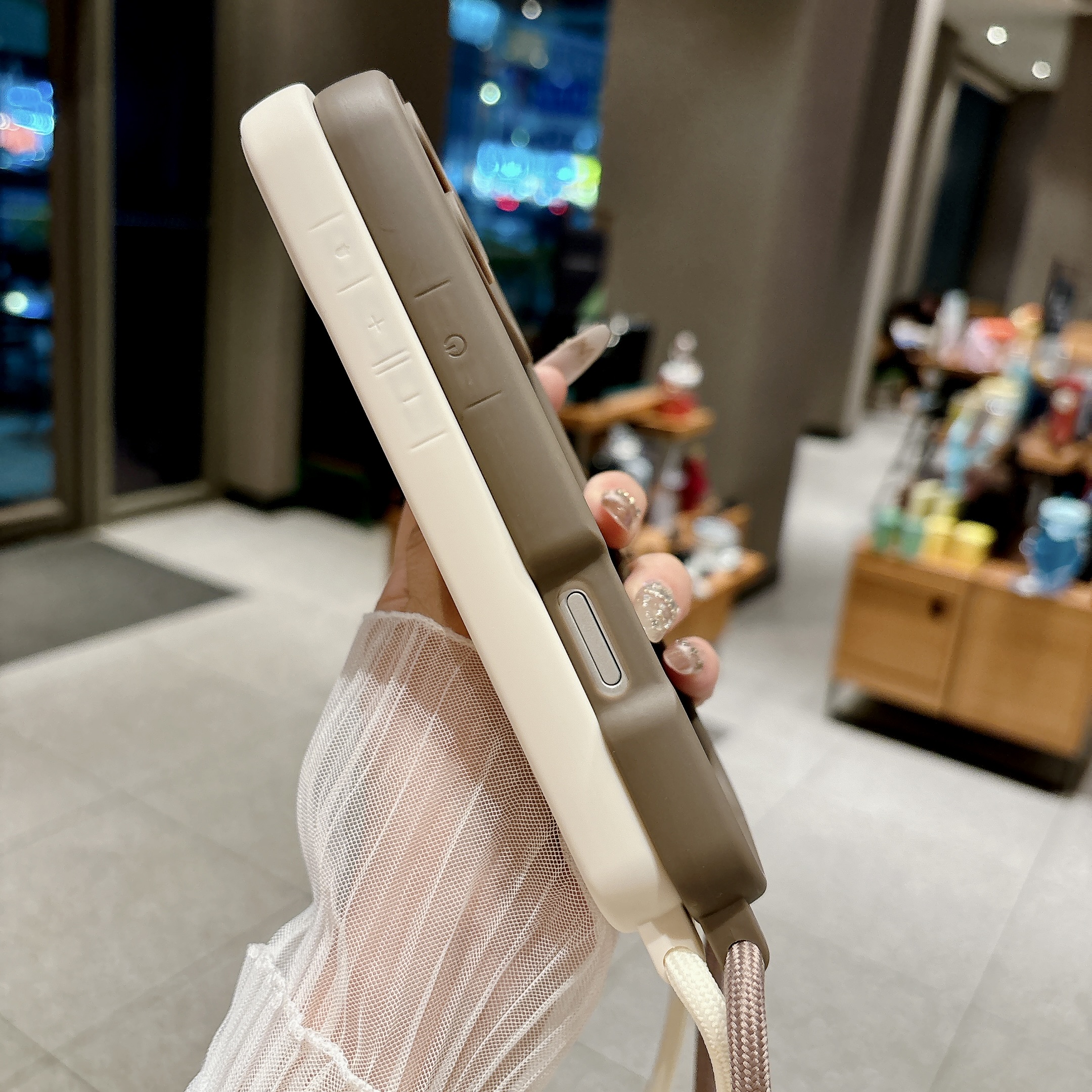 Phone Case For iPhone 17 16 15 - огляд і ціна Phone Cases With Straps